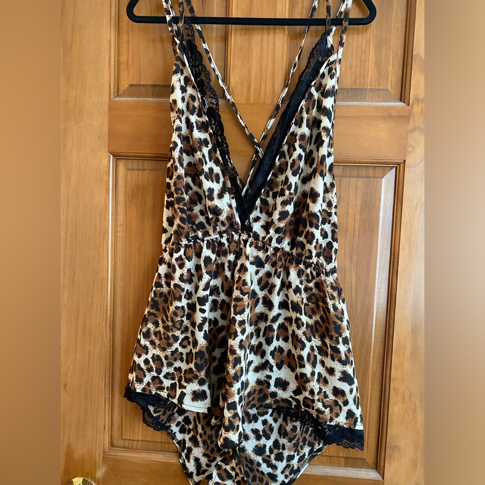 SHEIN Leopard Romper and SHEIN black lace bodysuit size 2x